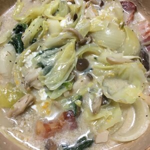 豆乳でヘルシー☆　”カルボナーラ鍋”